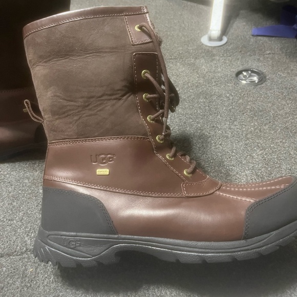 UGG Waterproof Snow Boots - Picture 1 of 8